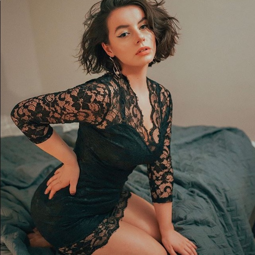 Ali &Kris lace dress